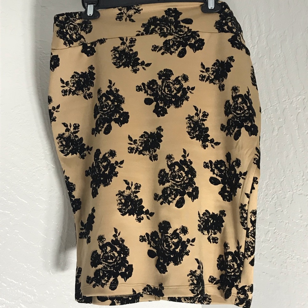 Black Rose Fitted Skirt